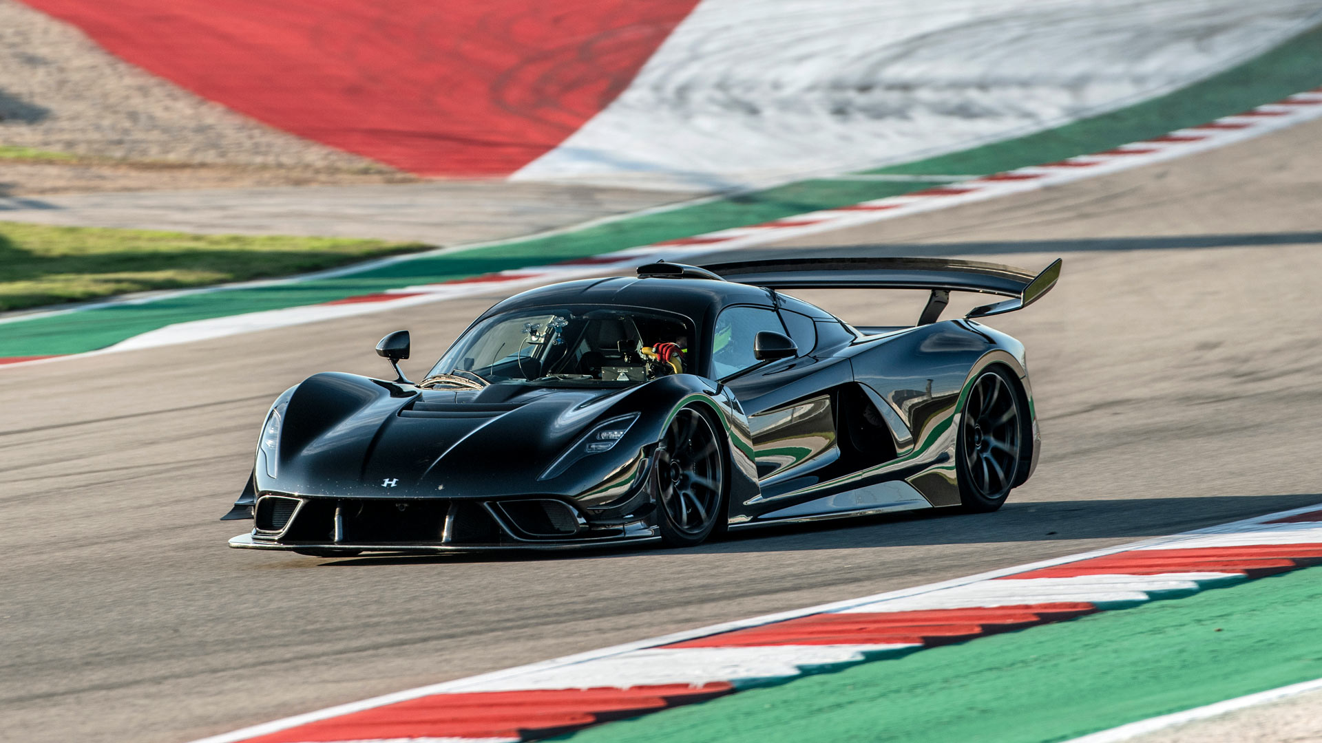 Hennessey Venom F5: Supercar Pencetak Rekor Kecepatan